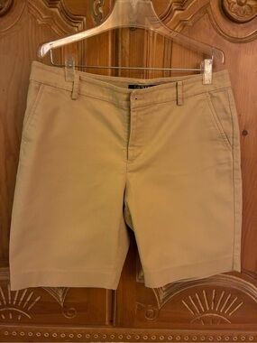 Ralph Lauren women’s tan shorts 10 petite